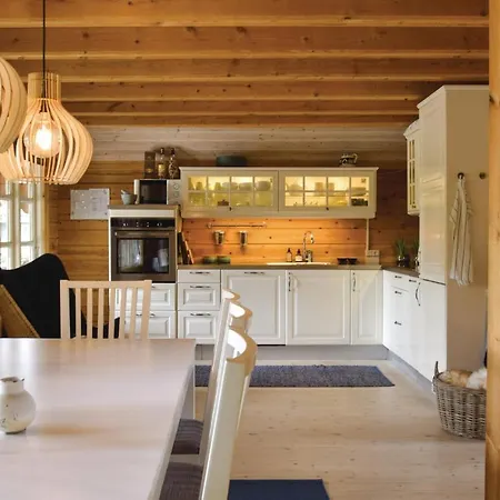 Дом отдыха Stunning Home In Humble With Sauna